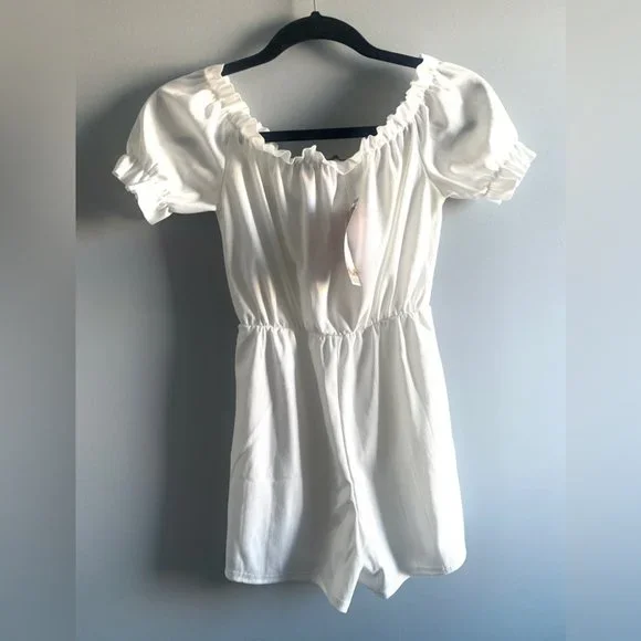 BOOHOO white off shoulder ruffle romper - Picture 5 of 5